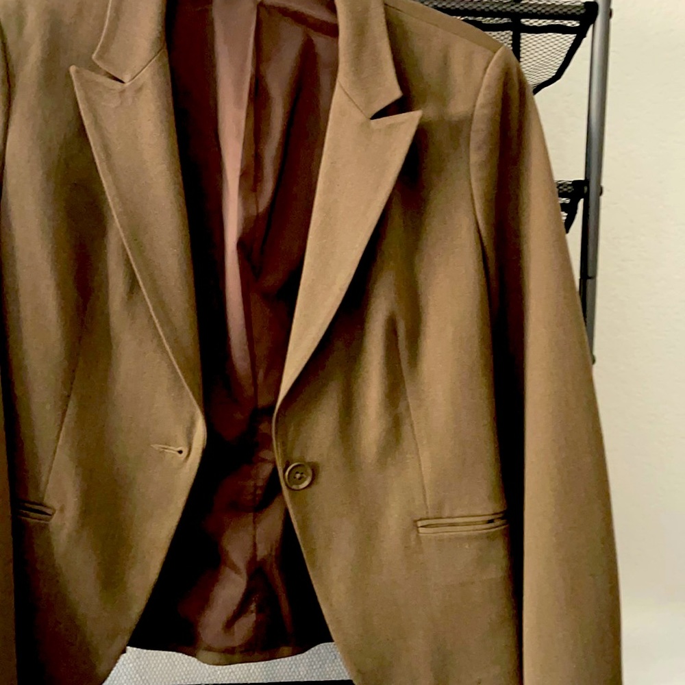 Brown express blazer. Great condition never worn